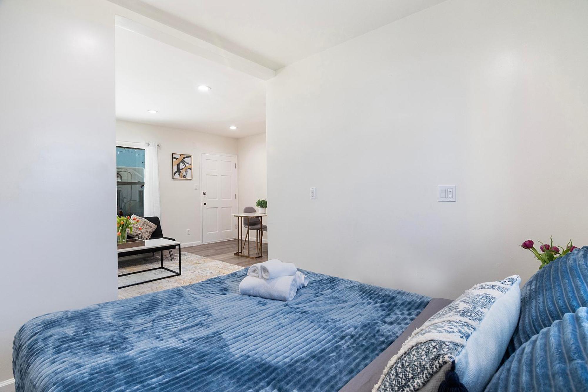 Chic Studio Sleeps 4 Beverly Hills Adj Apartment Los Angeles Exterior photo